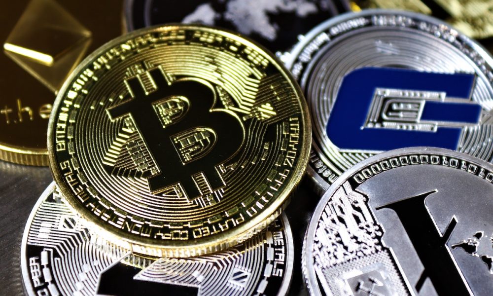 Litecoin attempts to steal Bitcoin’s thunder, but a pullback might be in the works