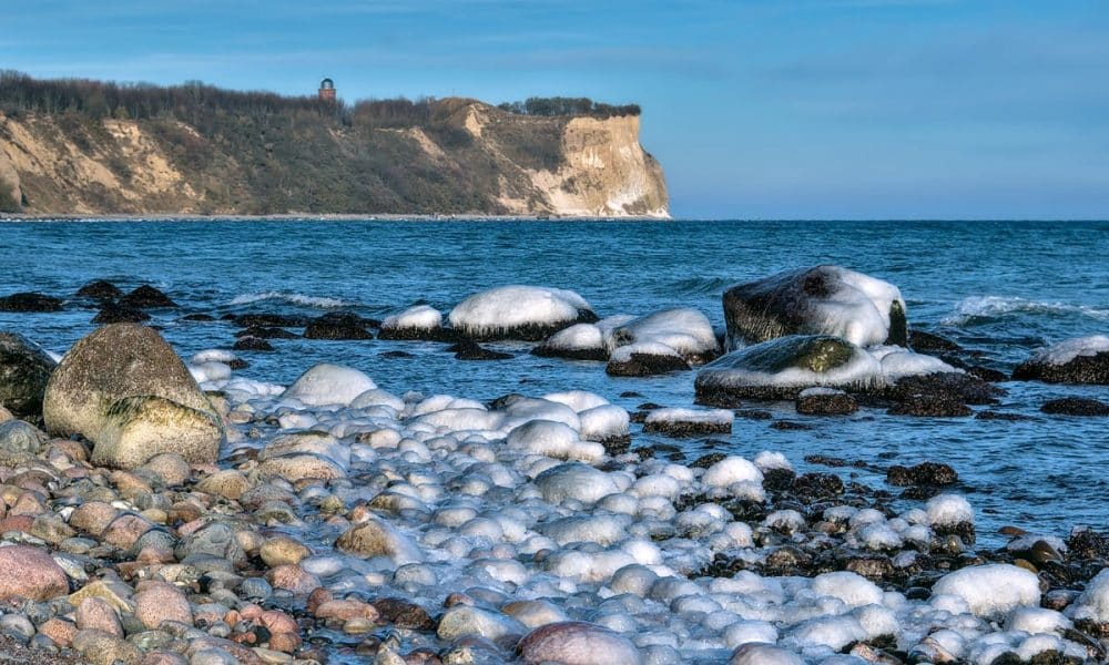 TRON tests $0.05 as support and sees a positive reaction- what next?