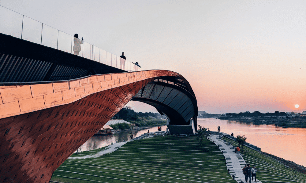 When memes converge: Analyzing SHIB, DOGE, and BABYDOGE’s hikes