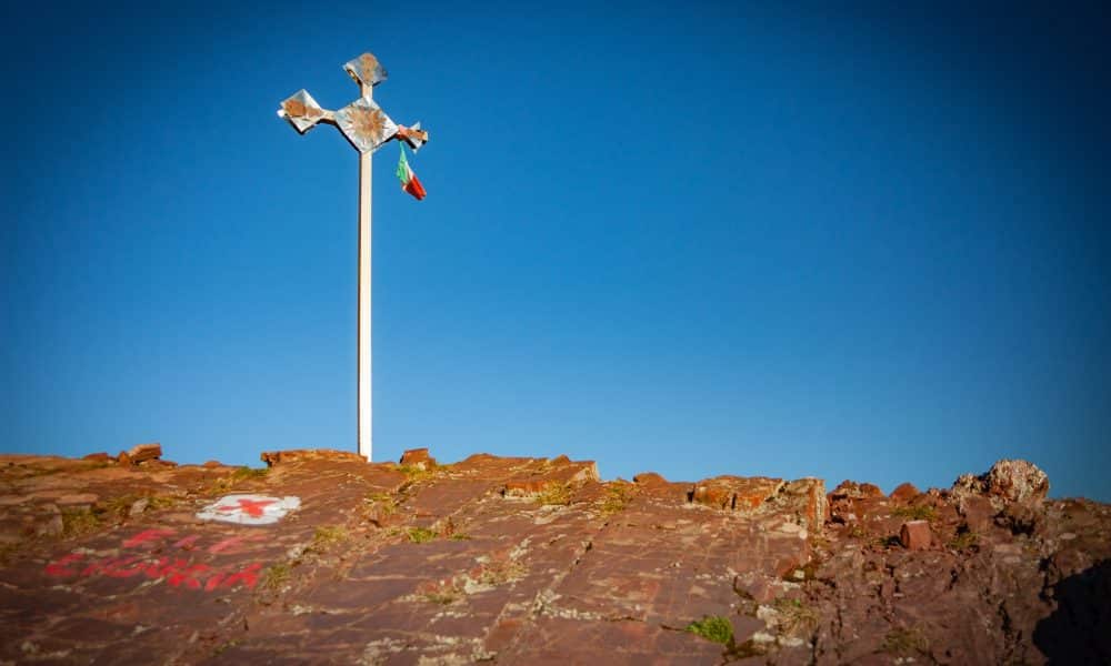 Hedera [HBAR] at a crossroads as these opposing metrics raise questions