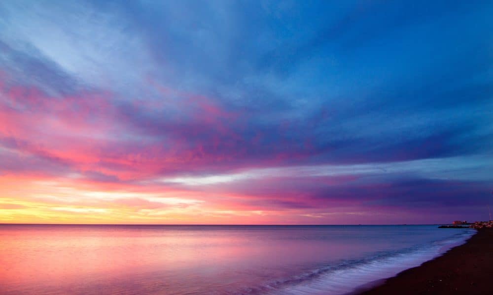 Though GMX shows signs of improvement, this is why HODLers should be cautious